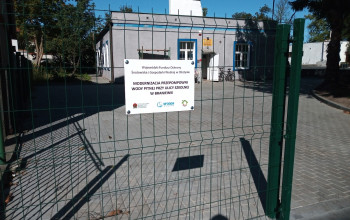 MODERNIZACJA PRZEPOMPOWNI WODY PITNEJ PRZY ULICY SZKOLNEJ W BRANIEWIE 2021. Budynek stacji.